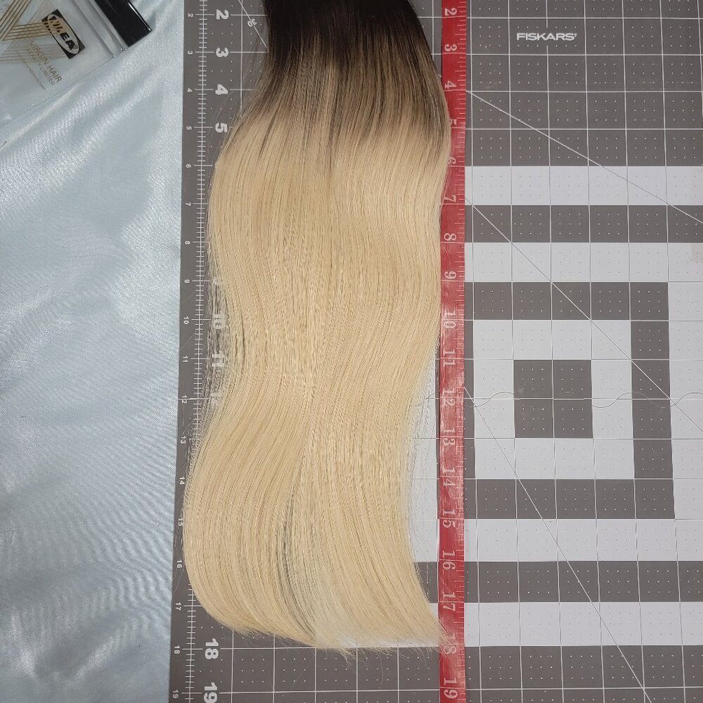 18inch Russian Tape in extensions with 1b roots and blonde ends